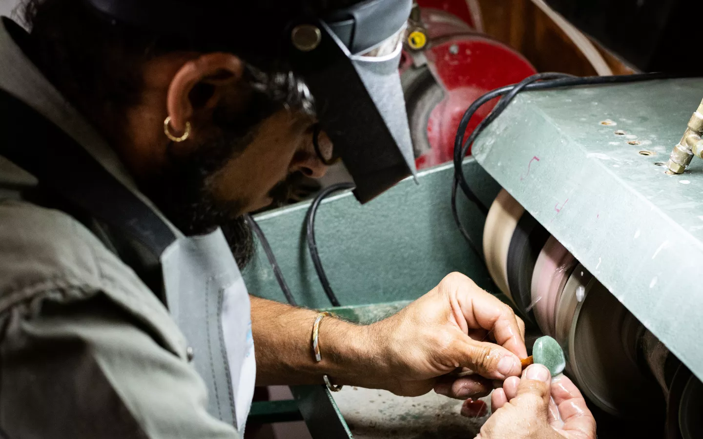Cutting and Polishing of Rough Gemstones